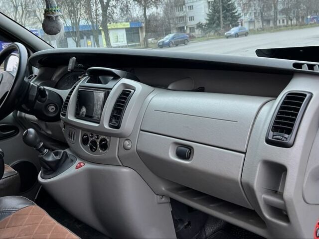 Белый Опель Виваро, объемом двигателя 2 л и пробегом 230 тыс. км за 8800 $, фото 14 на Automoto.ua