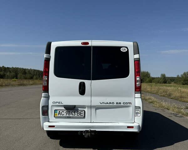 Білий Опель Віваро, об'ємом двигуна 2.5 л та пробігом 223 тис. км за 8800 $, фото 4 на Automoto.ua