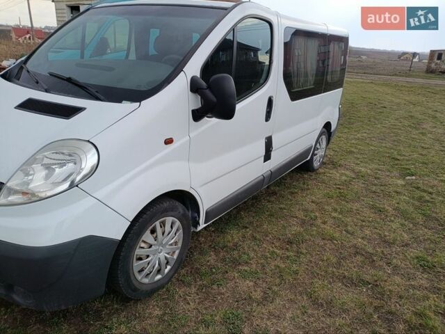 Белый Опель Виваро, объемом двигателя 2 л и пробегом 377 тыс. км за 7900 $, фото 7 на Automoto.ua