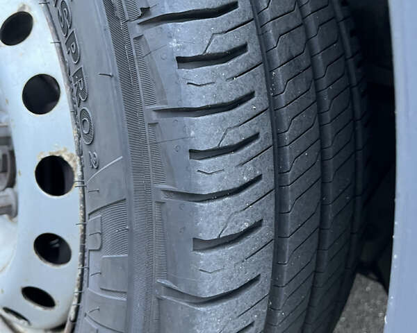 Белый Опель Виваро, объемом двигателя 2 л и пробегом 385 тыс. км за 11900 $, фото 9 на Automoto.ua