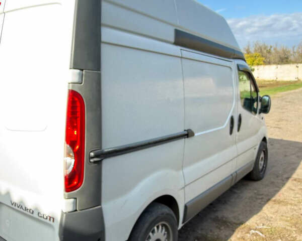 Белый Опель Виваро, объемом двигателя 2 л и пробегом 500 тыс. км за 6500 $, фото 6 на Automoto.ua