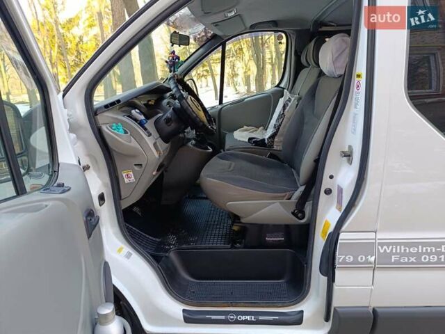 Білий Опель Віваро, об'ємом двигуна 2.5 л та пробігом 274 тис. км за 7750 $, фото 6 на Automoto.ua