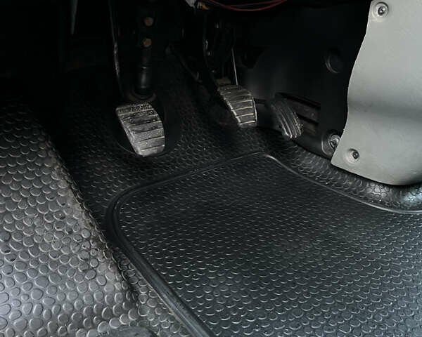 Белый Опель Виваро, объемом двигателя 2 л и пробегом 385 тыс. км за 11900 $, фото 18 на Automoto.ua