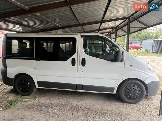 Белый Опель Виваро, объемом двигателя 2 л и пробегом 345 тыс. км за 8500 $, фото 5 на Automoto.ua