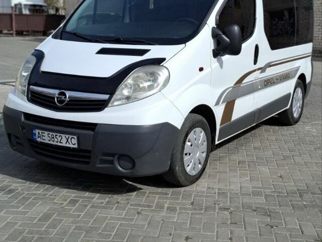 Белый Опель Виваро, объемом двигателя 2 л и пробегом 2 тыс. км за 7800 $, фото 2 на Automoto.ua