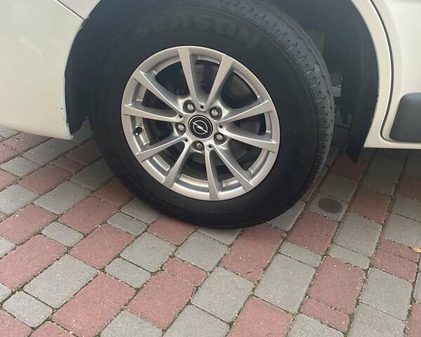 Белый Опель Виваро, объемом двигателя 2 л и пробегом 324 тыс. км за 10999 $, фото 10 на Automoto.ua