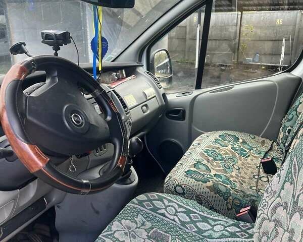 Белый Опель Виваро, объемом двигателя 2 л и пробегом 345 тыс. км за 8500 $, фото 6 на Automoto.ua