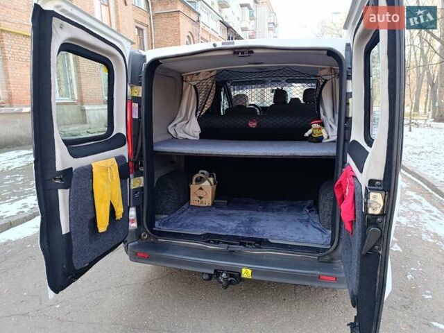 Білий Опель Віваро, об'ємом двигуна 2.5 л та пробігом 274 тис. км за 7750 $, фото 13 на Automoto.ua