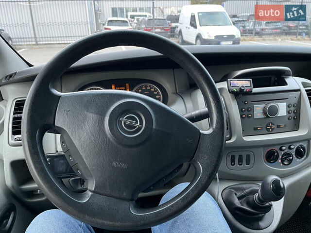 Белый Опель Виваро, объемом двигателя 2 л и пробегом 385 тыс. км за 11900 $, фото 22 на Automoto.ua