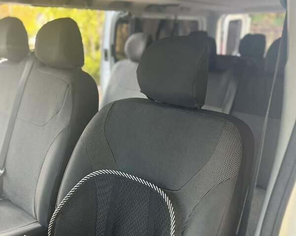 Белый Опель Виваро, объемом двигателя 2 л и пробегом 324 тыс. км за 10999 $, фото 11 на Automoto.ua