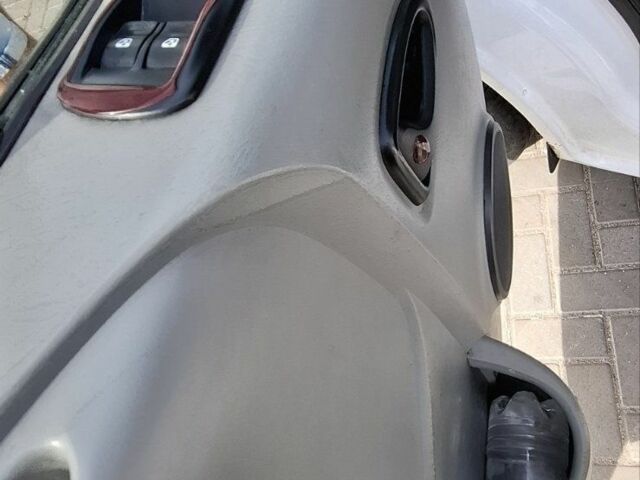 Белый Опель Виваро, объемом двигателя 2 л и пробегом 2 тыс. км за 7800 $, фото 7 на Automoto.ua