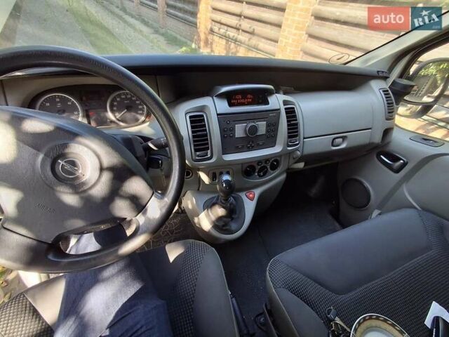 Білий Опель Віваро, об'ємом двигуна 2.46 л та пробігом 197 тис. км за 9500 $, фото 3 на Automoto.ua