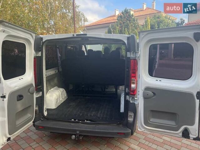 Белый Опель Виваро, объемом двигателя 2 л и пробегом 324 тыс. км за 10999 $, фото 6 на Automoto.ua