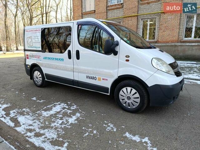 Білий Опель Віваро, об'ємом двигуна 2.5 л та пробігом 274 тис. км за 7750 $, фото 1 на Automoto.ua