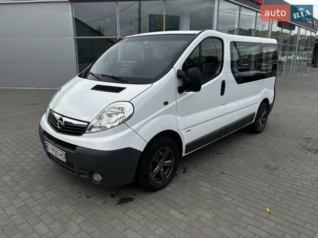 Белый Опель Виваро, объемом двигателя 2 л и пробегом 242 тыс. км за 8200 $, фото 3 на Automoto.ua
