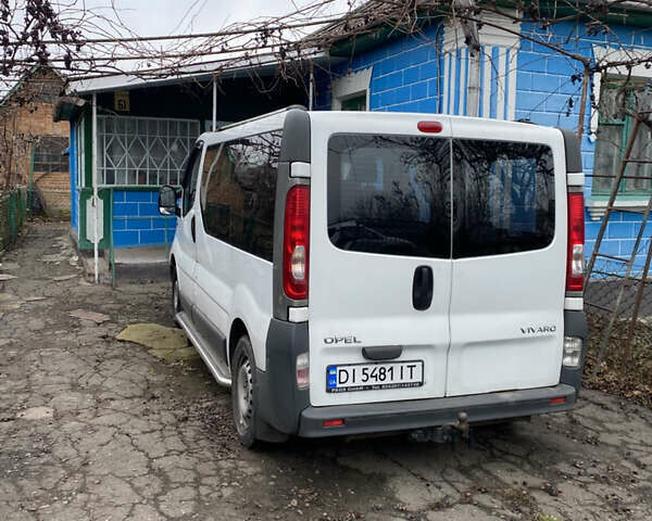 Белый Опель Виваро, объемом двигателя 2 л и пробегом 223 тыс. км за 8750 $, фото 4 на Automoto.ua