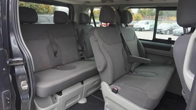 Белый Опель Виваро, объемом двигателя 2.5 л и пробегом 257 тыс. км за 3000 $, фото 6 на Automoto.ua