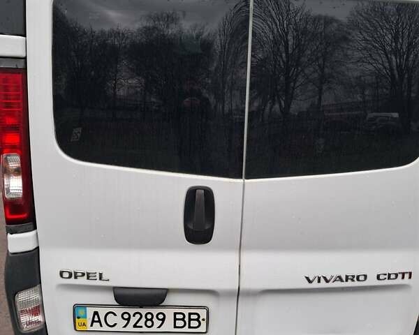 Белый Опель Виваро, объемом двигателя 2 л и пробегом 250 тыс. км за 9700 $, фото 3 на Automoto.ua