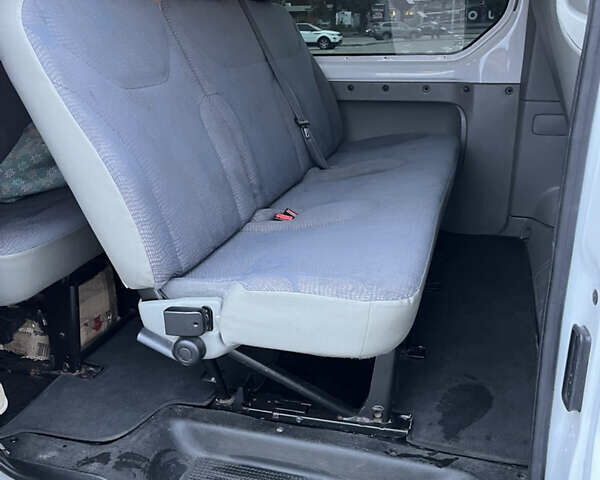 Белый Опель Виваро, объемом двигателя 2 л и пробегом 385 тыс. км за 11900 $, фото 13 на Automoto.ua