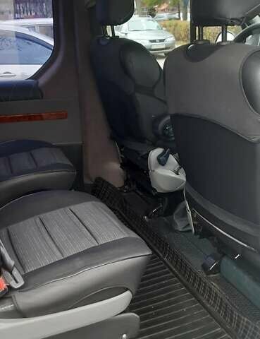 Белый Опель Виваро, объемом двигателя 2.46 л и пробегом 260 тыс. км за 10200 $, фото 7 на Automoto.ua