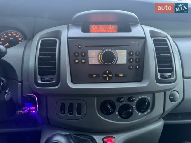 Білий Опель Віваро, об'ємом двигуна 2 л та пробігом 182 тис. км за 9950 $, фото 15 на Automoto.ua