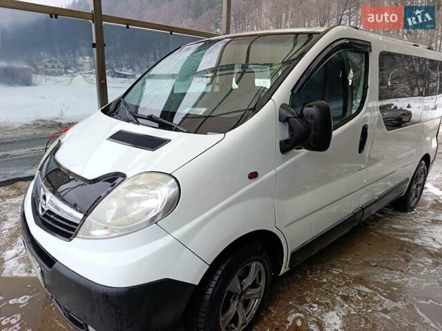 Белый Опель Виваро, объемом двигателя 2 л и пробегом 278 тыс. км за 8500 $, фото 1 на Automoto.ua