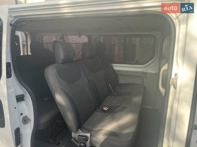 Белый Опель Виваро, объемом двигателя 2 л и пробегом 324 тыс. км за 10999 $, фото 15 на Automoto.ua