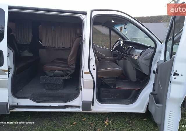 Белый Опель Виваро, объемом двигателя 2.02 л и пробегом 350 тыс. км за 7500 $, фото 11 на Automoto.ua