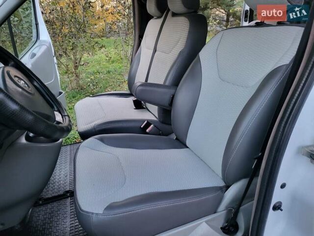 Белый Опель Виваро, объемом двигателя 2 л и пробегом 315 тыс. км за 11600 $, фото 77 на Automoto.ua