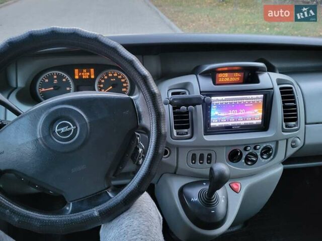 Белый Опель Виваро, объемом двигателя 2 л и пробегом 315 тыс. км за 11600 $, фото 140 на Automoto.ua