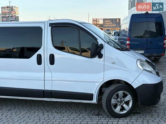 Белый Опель Виваро, объемом двигателя 2 л и пробегом 365 тыс. км за 11190 $, фото 3 на Automoto.ua