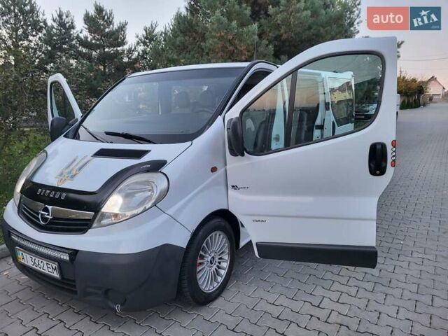 Белый Опель Виваро, объемом двигателя 2 л и пробегом 315 тыс. км за 11600 $, фото 52 на Automoto.ua