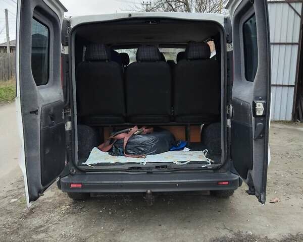 Белый Опель Виваро, объемом двигателя 2 л и пробегом 288 тыс. км за 8600 $, фото 7 на Automoto.ua