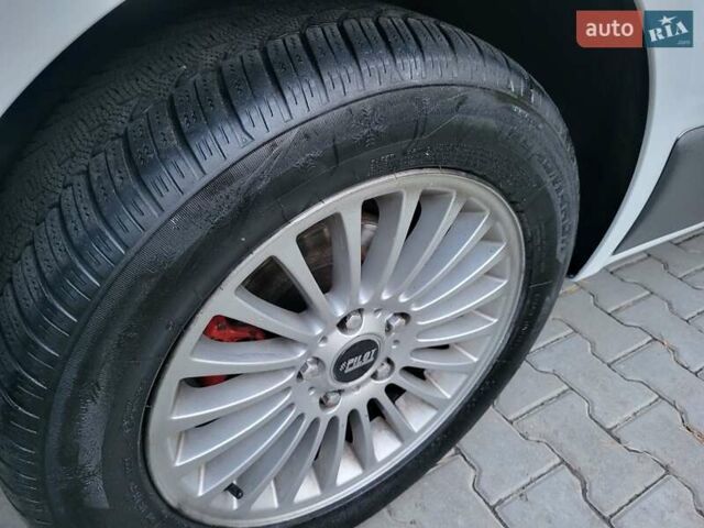 Белый Опель Виваро, объемом двигателя 2 л и пробегом 315 тыс. км за 11600 $, фото 136 на Automoto.ua