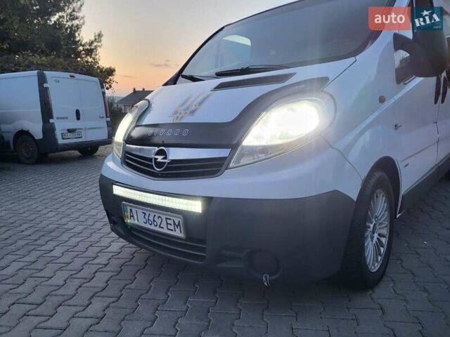 Белый Опель Виваро, объемом двигателя 2 л и пробегом 315 тыс. км за 11600 $, фото 8 на Automoto.ua