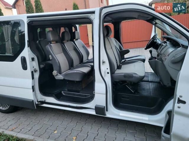 Белый Опель Виваро, объемом двигателя 2 л и пробегом 315 тыс. км за 11600 $, фото 69 на Automoto.ua