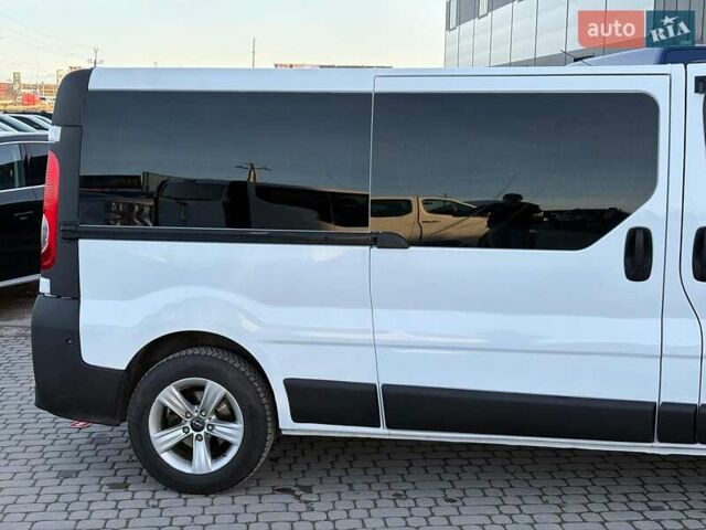 Белый Опель Виваро, объемом двигателя 2 л и пробегом 365 тыс. км за 11190 $, фото 5 на Automoto.ua