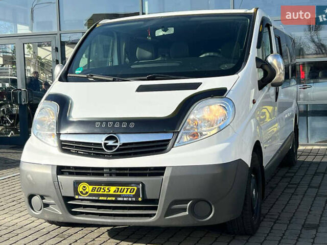 Белый Опель Виваро, объемом двигателя 2.46 л и пробегом 263 тыс. км за 12800 $, фото 2 на Automoto.ua