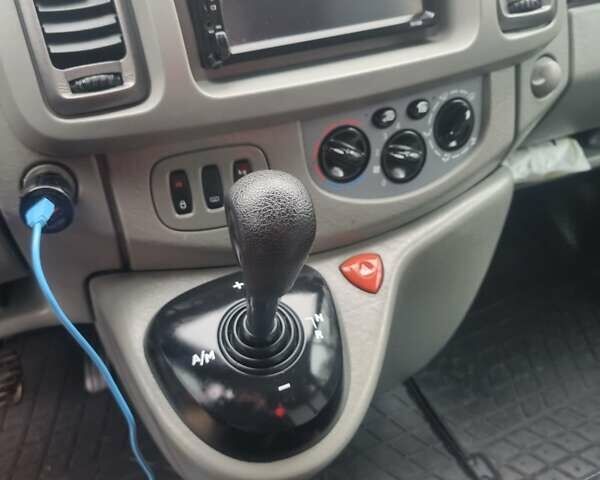 Белый Опель Виваро, объемом двигателя 2 л и пробегом 386 тыс. км за 10200 $, фото 10 на Automoto.ua