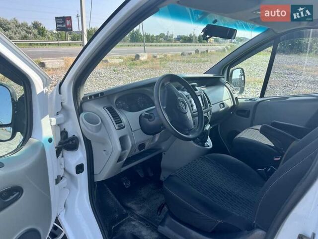 Белый Опель Виваро, объемом двигателя 2 л и пробегом 338 тыс. км за 11500 $, фото 6 на Automoto.ua