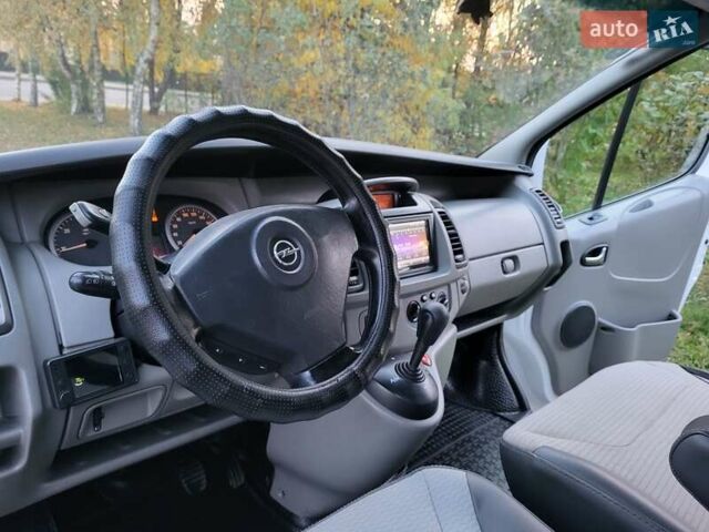 Белый Опель Виваро, объемом двигателя 2 л и пробегом 315 тыс. км за 11600 $, фото 93 на Automoto.ua