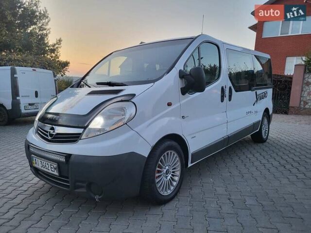Белый Опель Виваро, объемом двигателя 2 л и пробегом 315 тыс. км за 11600 $, фото 15 на Automoto.ua