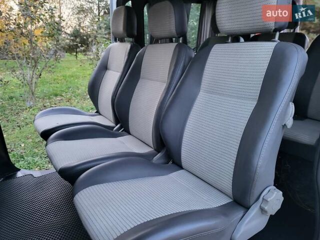 Белый Опель Виваро, объемом двигателя 2 л и пробегом 315 тыс. км за 11600 $, фото 101 на Automoto.ua