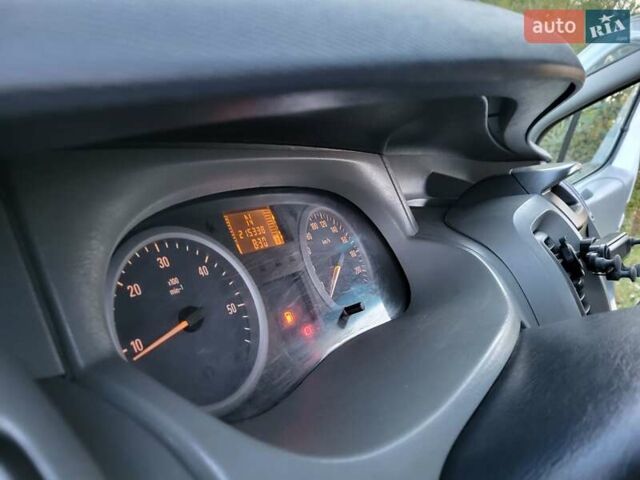 Белый Опель Виваро, объемом двигателя 2 л и пробегом 315 тыс. км за 11600 $, фото 85 на Automoto.ua