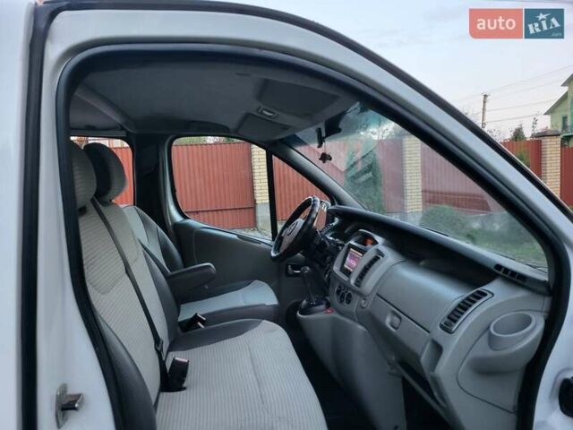 Белый Опель Виваро, объемом двигателя 2 л и пробегом 315 тыс. км за 11600 $, фото 134 на Automoto.ua