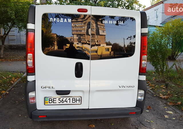 Белый Опель Виваро, объемом двигателя 2 л и пробегом 380 тыс. км за 9300 $, фото 3 на Automoto.ua