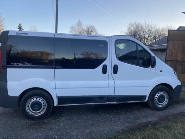 Белый Опель Виваро, объемом двигателя 2 л и пробегом 319 тыс. км за 7500 $, фото 1 на Automoto.ua