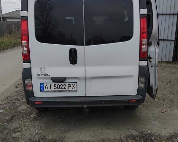 Белый Опель Виваро, объемом двигателя 2 л и пробегом 288 тыс. км за 8600 $, фото 1 на Automoto.ua