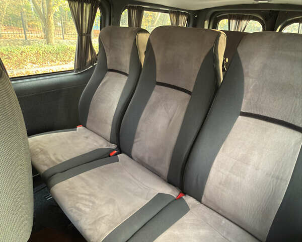 Белый Опель Виваро, объемом двигателя 2.46 л и пробегом 330 тыс. км за 9950 $, фото 23 на Automoto.ua