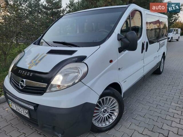 Белый Опель Виваро, объемом двигателя 2 л и пробегом 315 тыс. км за 11600 $, фото 3 на Automoto.ua